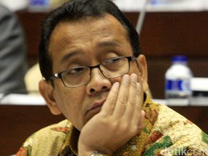 Mensesneg dan Menteri LHK Merapat ke KSP Bahas Restorasi Gambut Mensesneg dan Menteri LHK Merapat ke KSP Bahas Restorasi Gambut