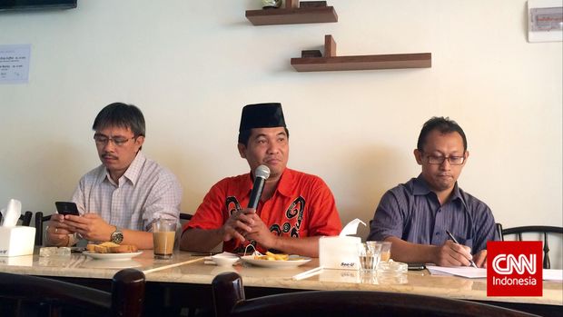 Direktur LIMA Ray Rangkuti (tengah), di kawasan Jl. Sabang, Jakarta, Jumat (6/2).