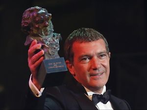 Antonio Banderas Akan Perankan Founder Versace di Film Biografi Terbaru