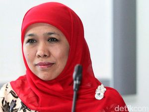 Survei Capres Pilihan Warga NU: Khofifah Ungguli Cak Imin