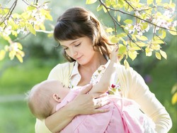 Anggapan Puasa Bikin Produksi ASI Menurun, Begini Penjelasan Dokter