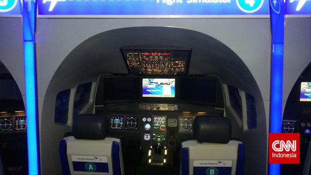 Simulator penerbangan yang dibuat oleh PT Garuda Indonesia Tbk di Kidzania, Pacific Place, Jakarta (11/2).