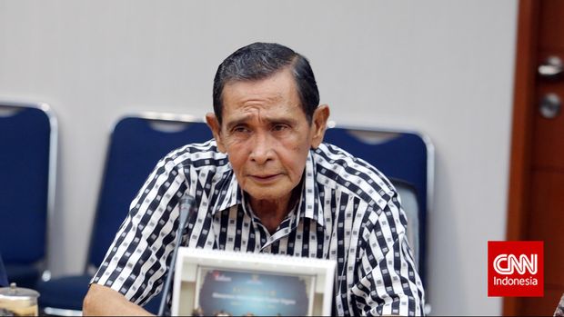 Mantan Ketua KPK Tumpak Hatorangan mendukung KPK terkait revisi UU KPK.