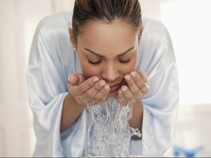 Ciri-ciri Air yang Tidak Sehat untuk Kesehatan Kulit dan Rambut Anda