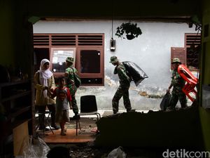 Ada Kabar Pengosongan Rumah oleh Kodam, Warga Tanah Kusir Berjaga Ada Kabar Pengosongan Rumah oleh Kodam, Warga Tanah Kusir Berjaga