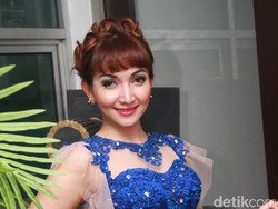 Roro Fitria Gregetan Ada Hewan Dicekoki Miras di Taman Safari