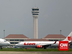AP I: Abu Vulkanik Gunung Raung Masuk ke Landasan Bandara Juanda