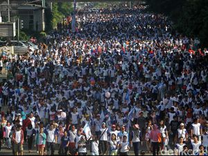 Video: HUT KSPSI, Para Serikat Buruh Mulai Padati Indonesia Arena Video: HUT KSPSI, Para Serikat Buruh Mulai Padati Indonesia Arena