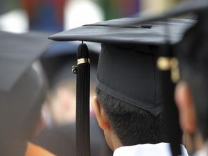 Perbedaan Program S1 dan D4, Mau Pilih yang Mana Usai Lulus Sekolah?