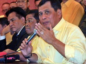 Nurdin Halid ke Loyalis Akom: Jangan Iri Hatilah Nurdin Halid ke Loyalis Akom: Jangan Iri Hatilah