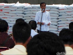 Di Depan Pengusaha, Jokowi: Saya Selalu Lihat Harga Beras Naik atau Turun