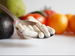 Berlebihan Konsumsi Suplemen Bisa Dianggap Sebagai Gangguan Makan