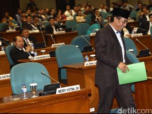 Anggota Dewan Bolos, DPRD DKI Tunda Rapat Soal Raperda Zonasi Pesisir