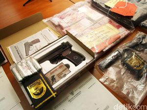 Airsoft Gun dan Granat Nanas Disita di Rumah Bandar Sabu yang Tembak Polisi