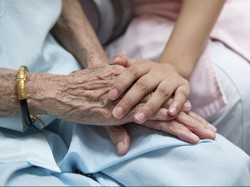 Tak Semua Tremor Merupakan Gejala Parkinson, Bagaimana Membedakannya?