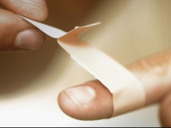 Peneliti Kembangkan Plester Isi Bahan Radioaktif untuk Terapi Kanker Kulit