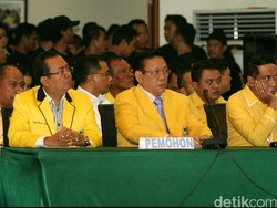 Kisruh Novanto Rombak Fraksi Golkar, Agung Cs: Kita Nonton Aja