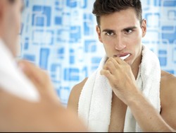 Bau Mulut Ternyata Juga Mengintai Pengguna Gigi Tiruan