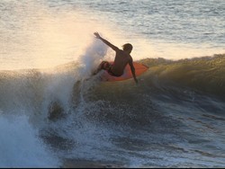Pemerintah Komitmen Bantu Kembangkan Wisata Surfing di Sungai Kampar