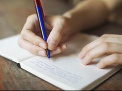 Siap Hadapi yang Terburuk, Survivor Kanker Tulis Puluhan Surat untuk Putrinya