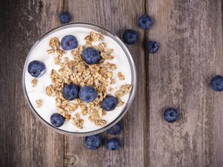 3 Trik Membuat Rasa Yoghurt Tawar Jadi Lebih Enak untuk Diet
