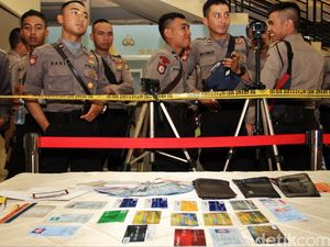 Polisi Tangkap 2 Orang Pelaku Pembobol Kartu ATM