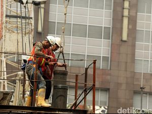 Pro Kontra Tuntutan Upah Buruh Naik 25%