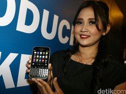 Ada iPhone di Balik Kejatuhan Spektakuler BlackBerry