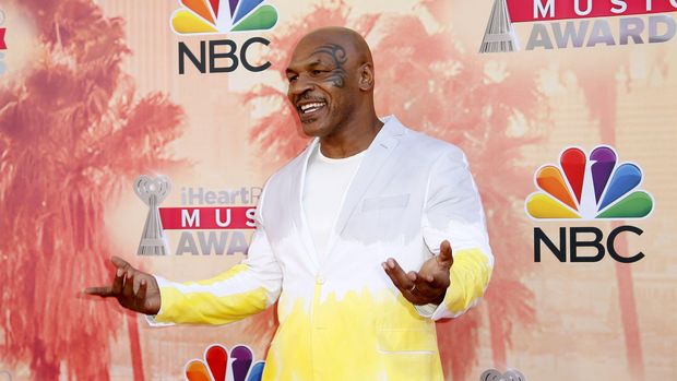 Mike Tyson mengalami kebangkitan pada 2003. (