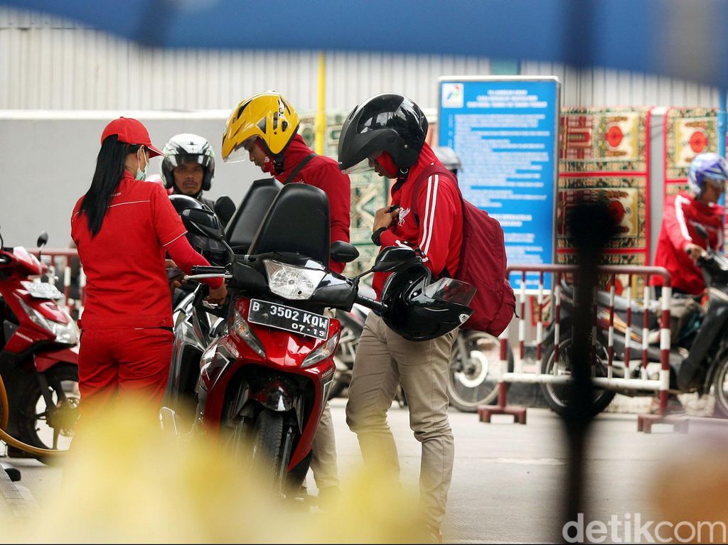 Konsumsi Solar Tertinggi Saat Libur Natal dan Tahun Baru Konsumsi Solar Tertinggi Saat Libur Natal dan Tahun Baru