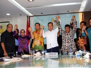 Golkar: Foto Jokowi Bukan untuk Kampanye, Tapi Sosialisasi ke Kader