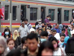 Setuju Nggak Subsidi KRL Diubah Jadi Berbasis NIK? Setuju Nggak Subsidi KRL Diubah Jadi Berbasis NIK?