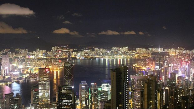 Kota Hong Kong di malam hari.