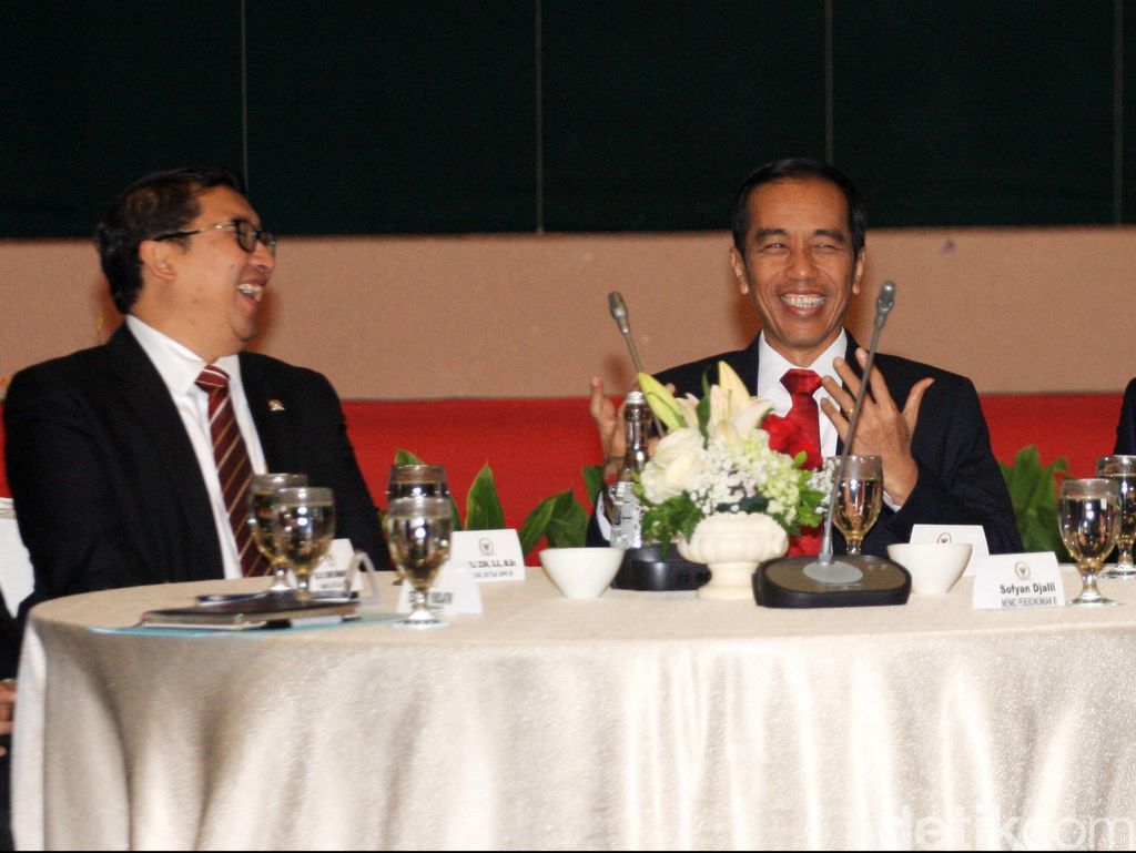 Makna Dendang Jokowi yang Dipelesetkan Fadli Zon Makna Dendang Jokowi yang Dipelesetkan Fadli Zon