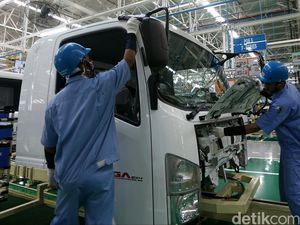 Isuzu Giga Terdongkrak Aturan ODOL Isuzu Giga Terdongkrak Aturan ODOL