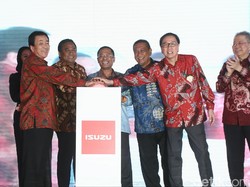 Laba Turun 12%, Bos Astra Singgung Kredit Macet dan Harga Komoditas