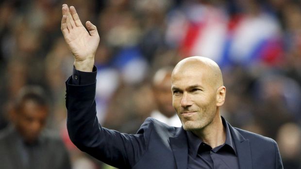 Zinedine Zidane memutuskan mundur dari Real Madrid tidak lama setelah mempersembahkan gelar Liga Champions ketiga.
