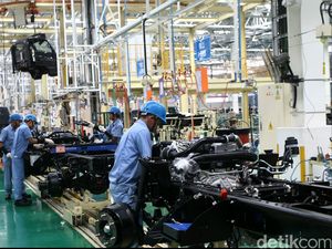 Ngeri! Ribuan Buruh Otomotif Terancam PHK gara-gara Impor Pickup India