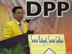 Agung Laksono: Putusan MK Soal Politik Dinasti Mengecewakan!