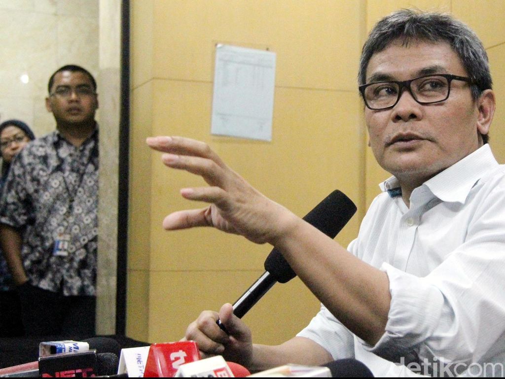 Pimpinan KPK Diteror, Johan Budi: Jangan Intimidasi Penegak Hukum! Pimpinan KPK Diteror, Johan Budi: Jangan Intimidasi Penegak Hukum!