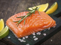 Konsumsi Salmon dapat Cegah Rhinitis karena Alergi Pada Anak