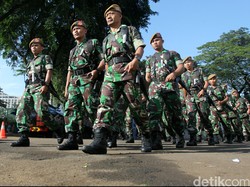 Pengamanan Jelang Pilkada, TNI di Perbatasan Amankan Pistol dan Sajam