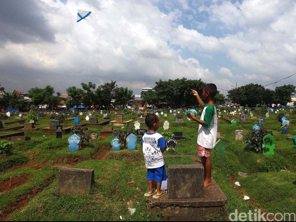 Main Layangan di Pontianak Bakal Didenda Rp 50 Juta hingga Dipenjara Main Layangan di Pontianak Bakal Didenda Rp 50 Juta hingga Dipenjara