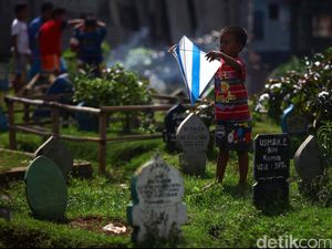 TPU Prumpung Jadi Tempat Nongkrong, Petugas DKI Mengaku Diancam Sajam TPU Prumpung Jadi Tempat Nongkrong, Petugas DKI Mengaku Diancam Sajam