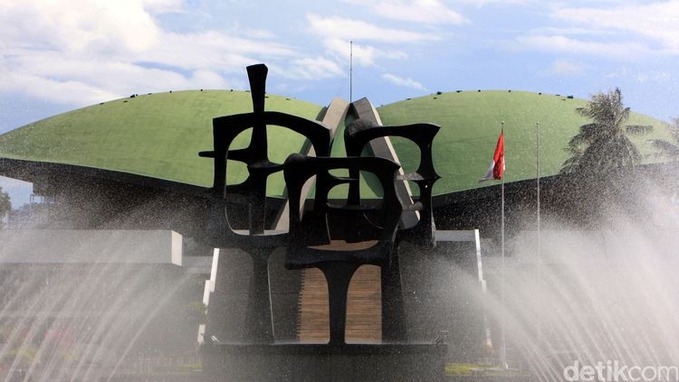 Rapat Tertutup Komisi IV DPR dan Pengusaha Sawit: Bocoran Kebijakan Sawit Krusial?