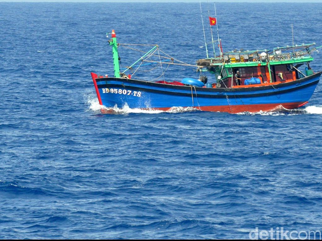 Polisi Cek Kabar Pencurian Ikan oleh Kapal Asing di Natuna Utara Polisi Cek Kabar Pencurian Ikan oleh Kapal Asing di Natuna Utara