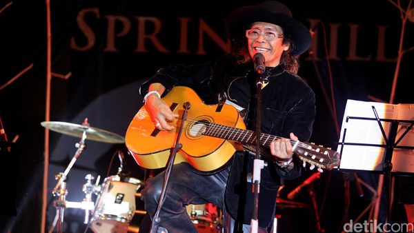 Selamat Jalan, Musisi Pengelana Leo Kristi