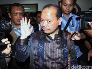 Kenangan dari Sutan Bhatoegana: Tahajud Call hingga Ngeri-ngeri Sedap Kenangan dari Sutan Bhatoegana: Tahajud Call hingga Ngeri-ngeri Sedap
