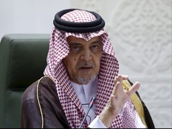 Jenazah Pangeran Saud Al Faisal Dimakamkan