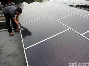 Rumah yang Pasang Panel Surya di Atap Diusulkan Dapat Insentif Rumah yang Pasang Panel Surya di Atap Diusulkan Dapat Insentif
